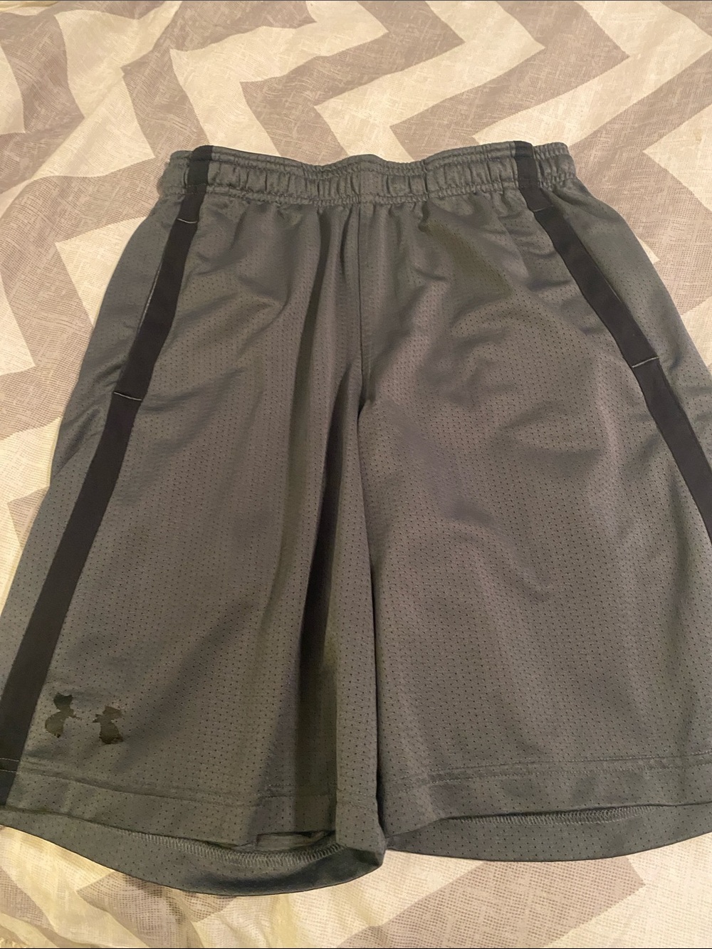Under Armour Men's Charcoal Gray Athletic Shorts with Black Side Panels